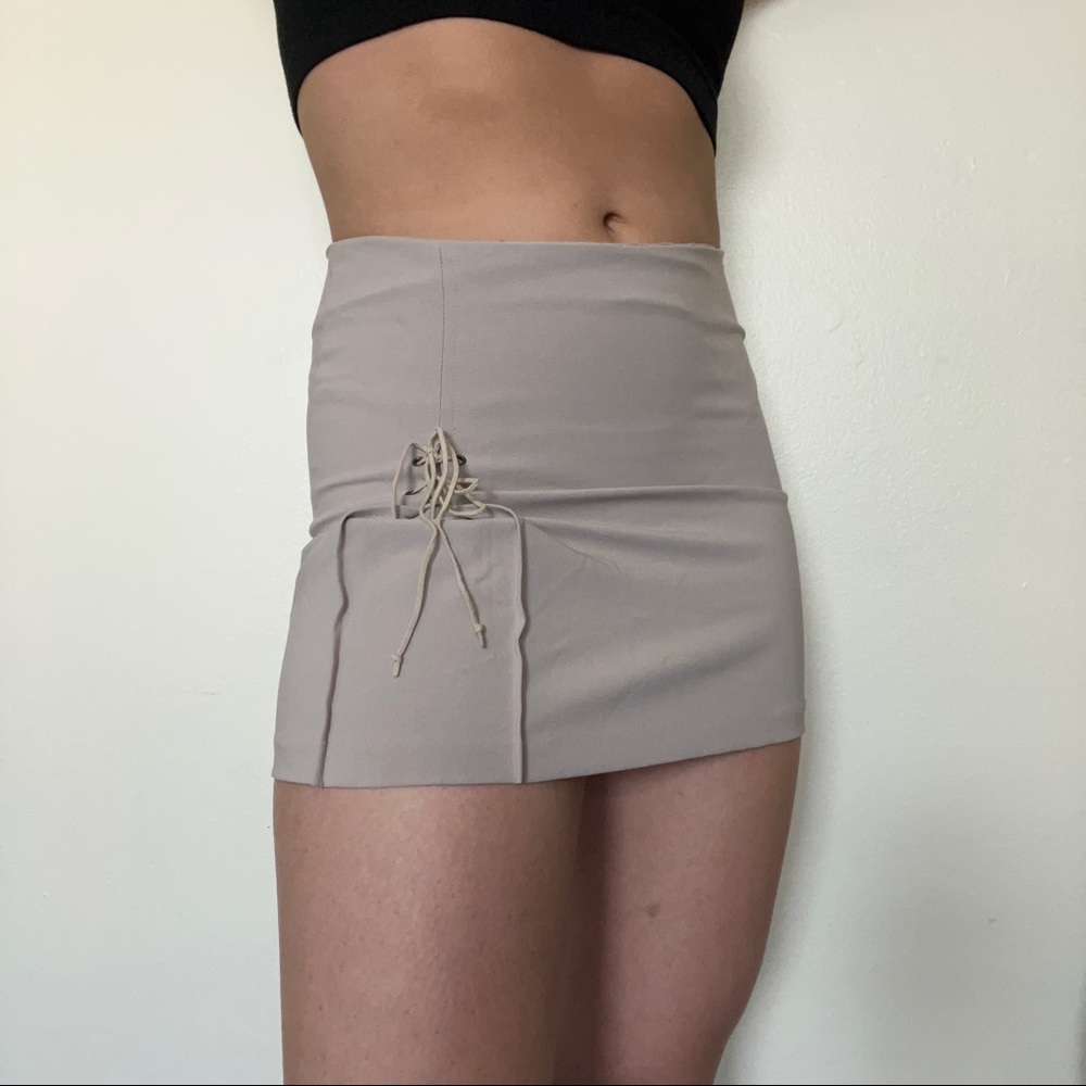 Poetry Clothing Half Slit Tan Polyester Mini Skirt. Zip Up. 100% Polyester. 🪐